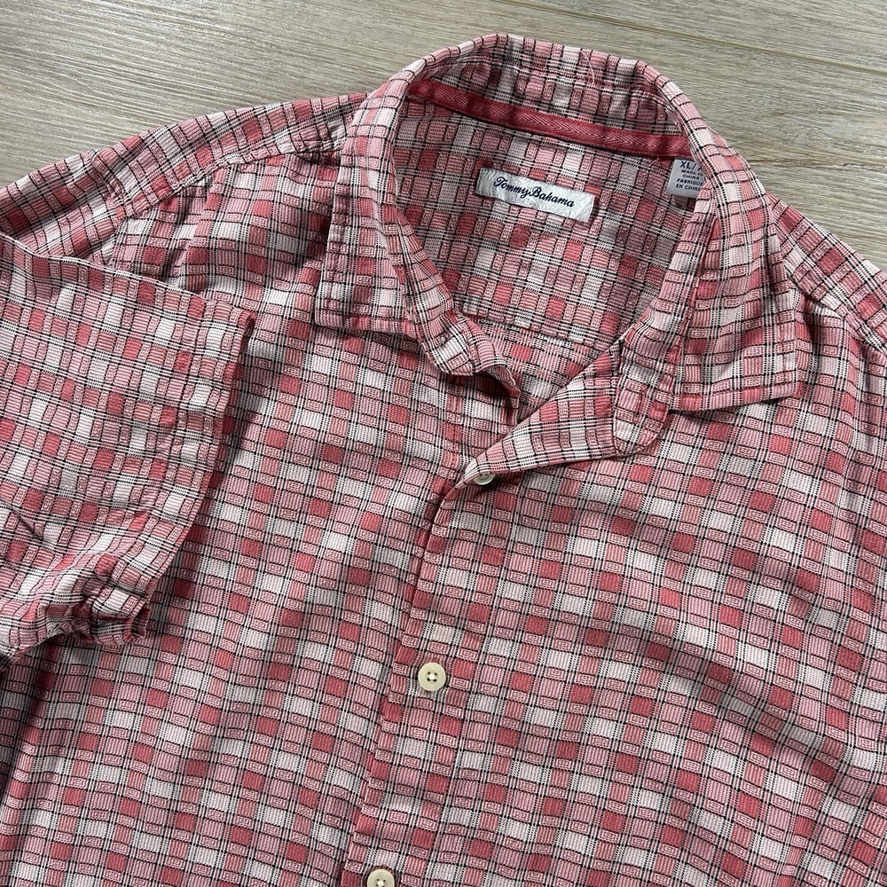 Tommy Bahama XL Pink Silk Plaid Short Sleeve Button Up Retro Groovy Beach‎